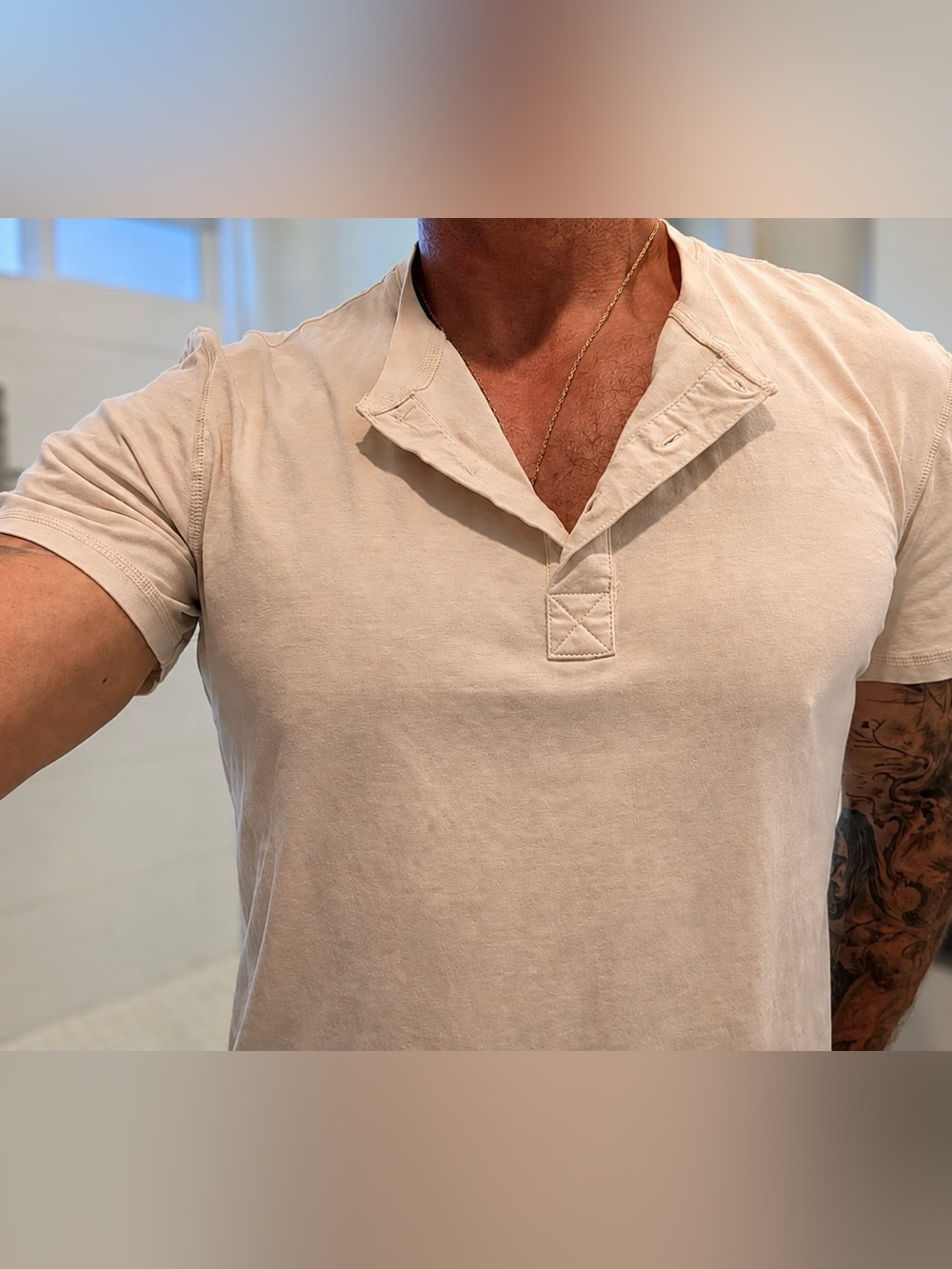 Men’s Beige Short Sleeve Henley T-Shirt Minimalist Casual Cotton Tee Large